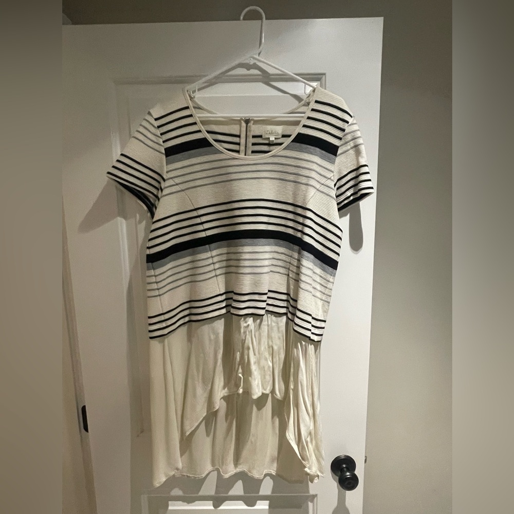 Xl anthro top tags attached